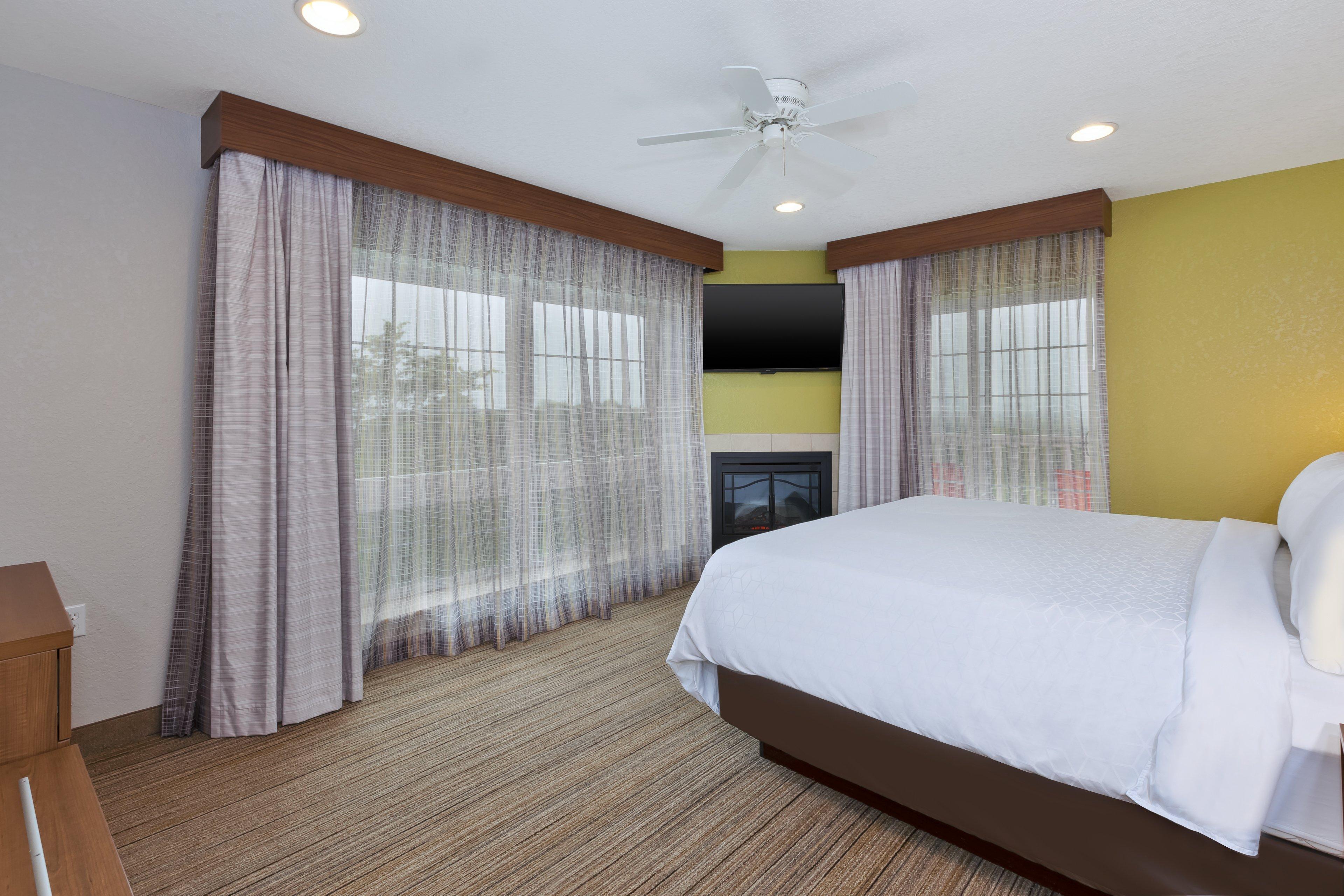 Holiday Inn Express Hotel & Suites Petoskey By Ihg Exterior photo