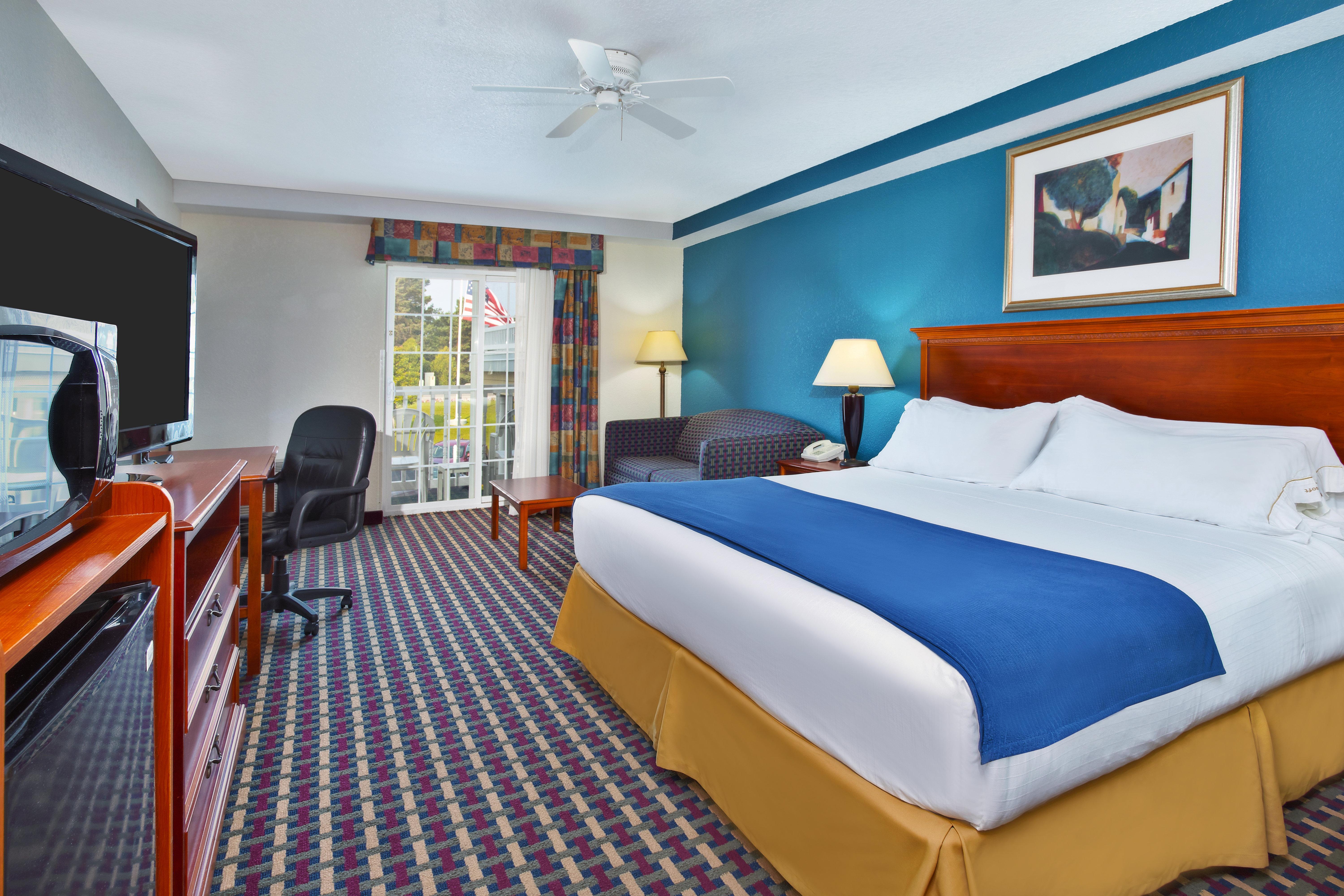 Holiday Inn Express Hotel & Suites Petoskey By Ihg Exterior photo