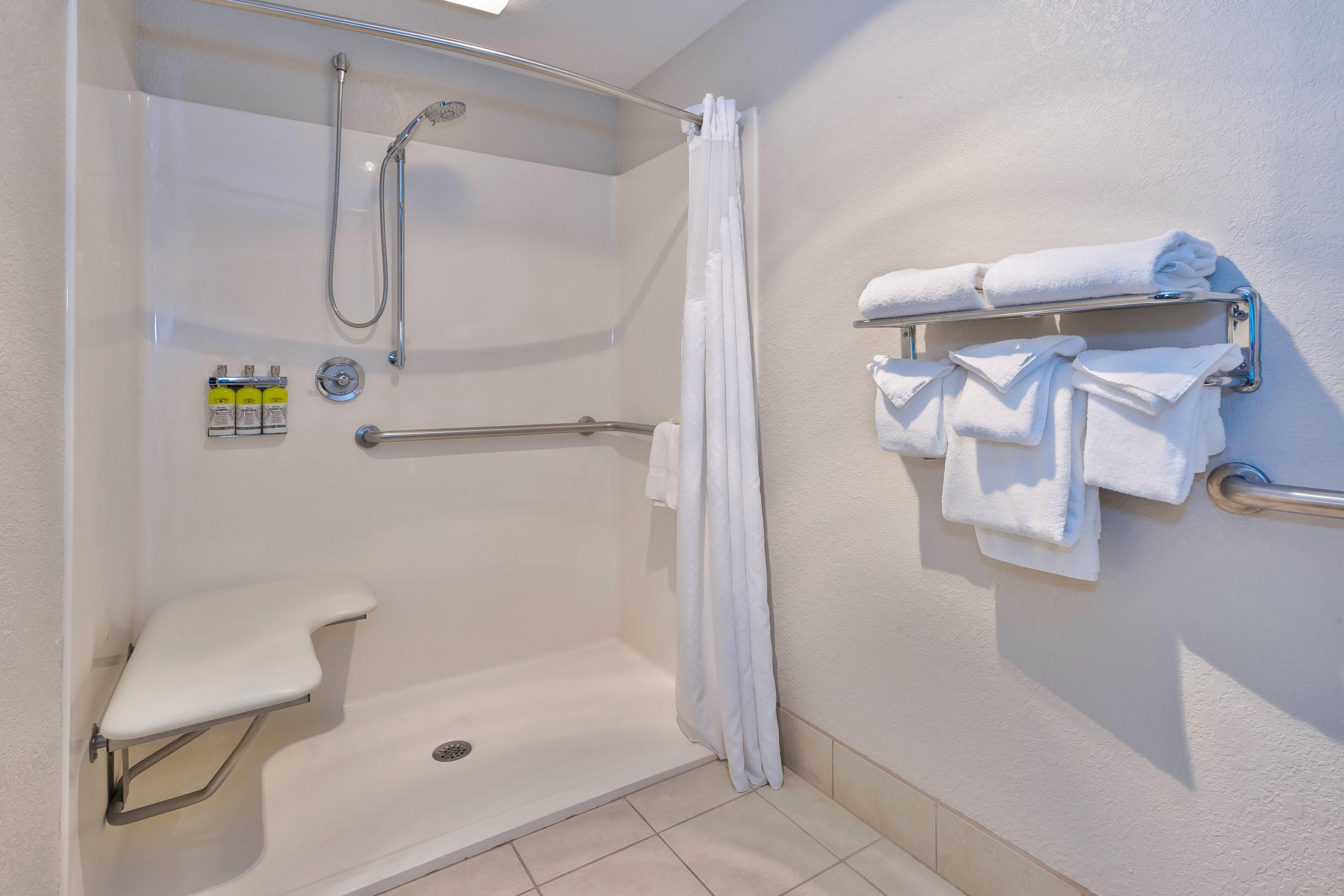 Holiday Inn Express Hotel & Suites Petoskey By Ihg Exterior photo