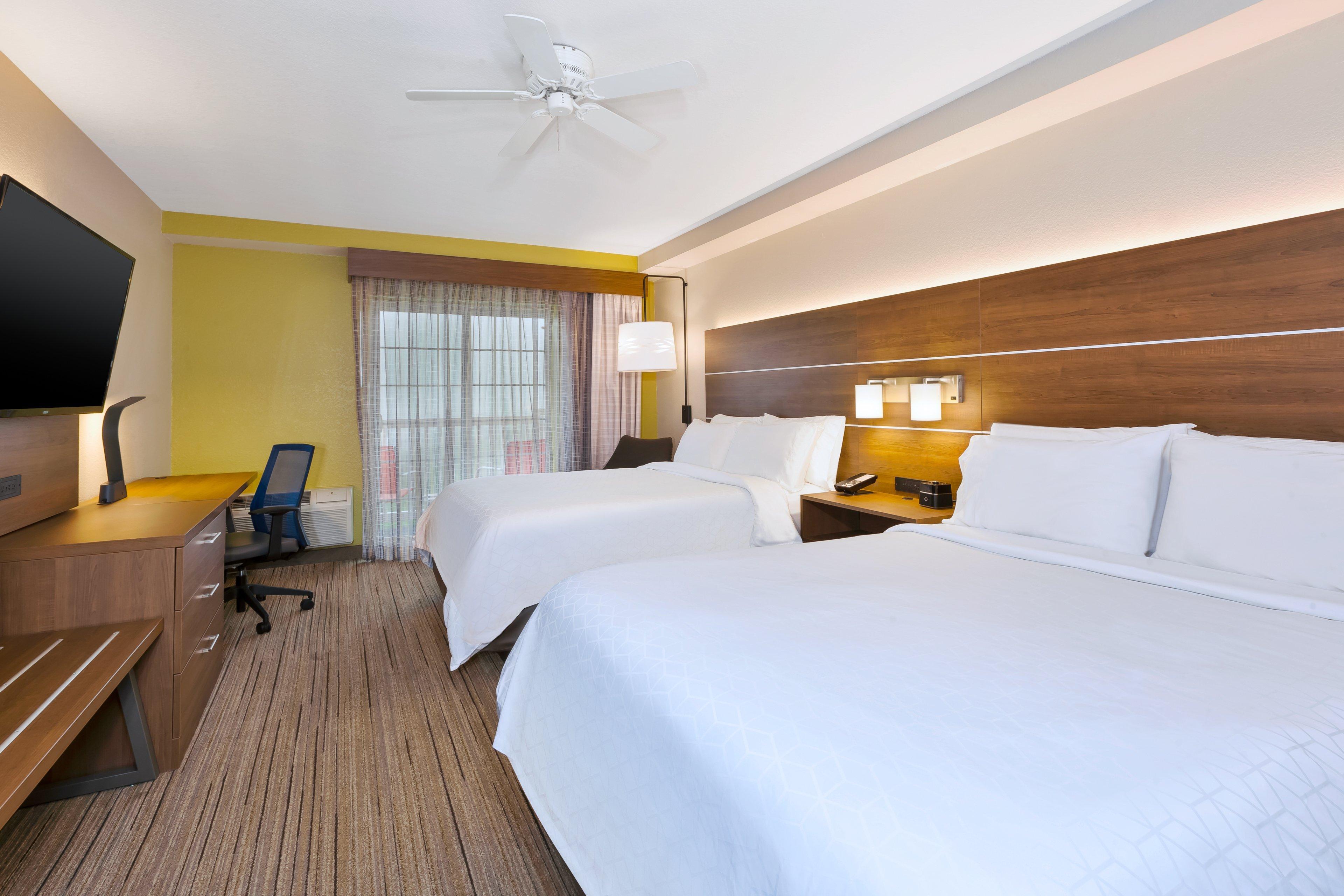 Holiday Inn Express Hotel & Suites Petoskey By Ihg Exterior photo