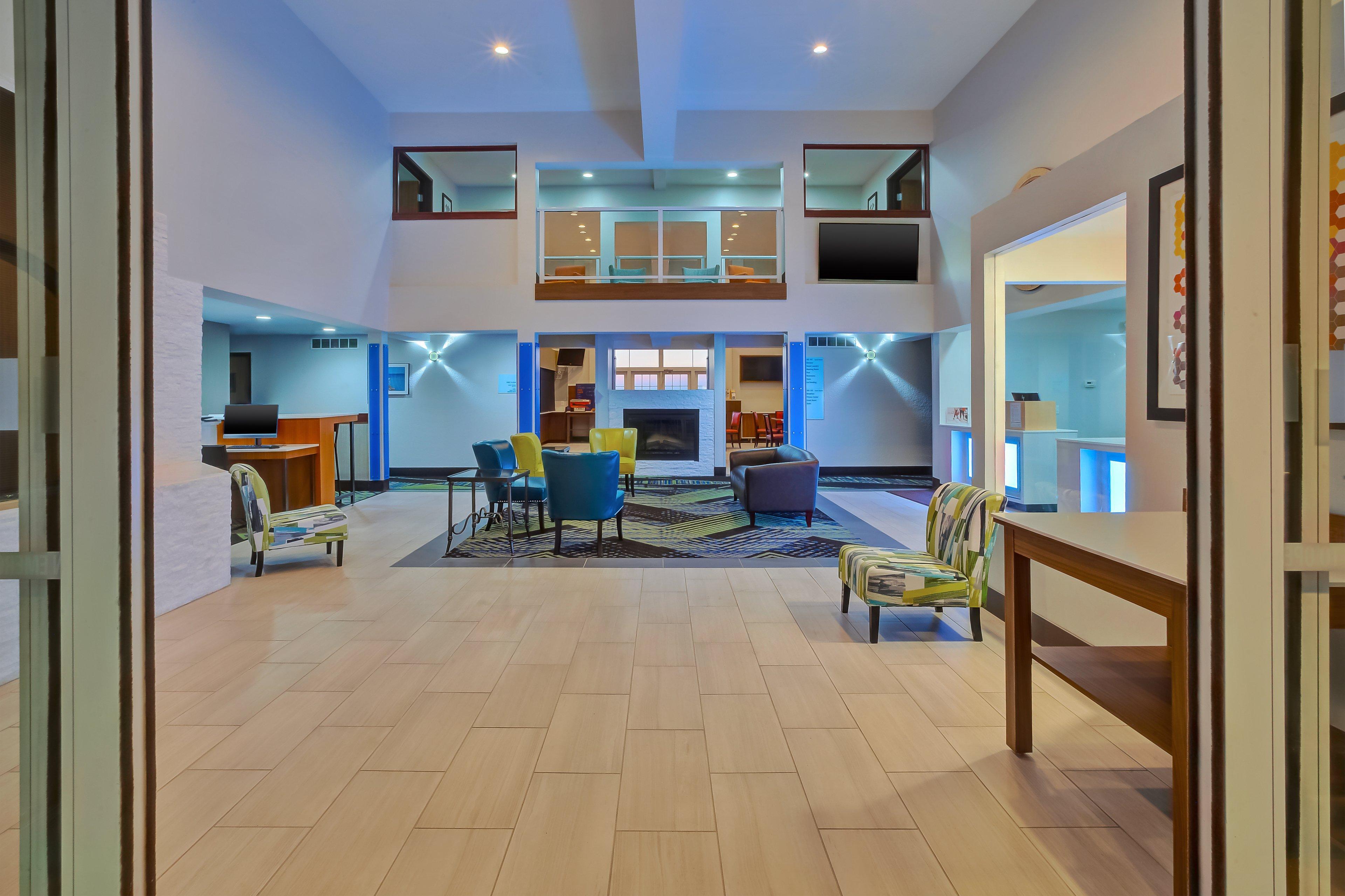 Holiday Inn Express Hotel & Suites Petoskey By Ihg Exterior photo