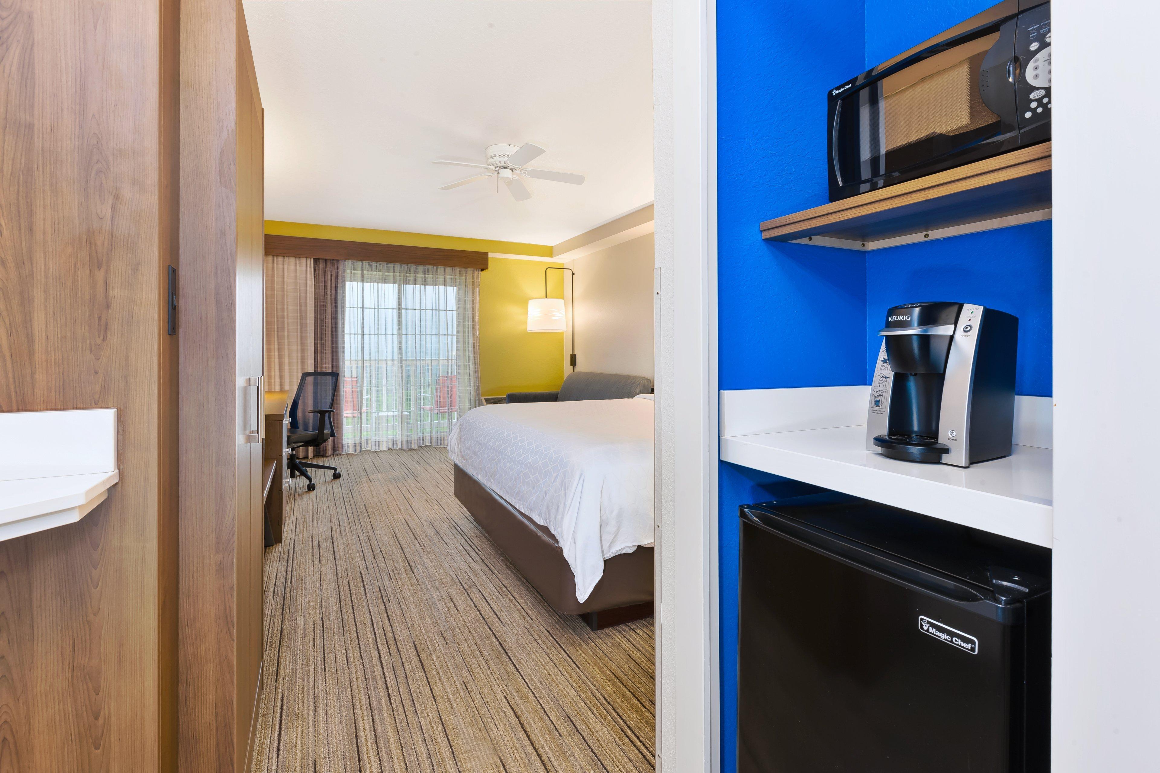 Holiday Inn Express Hotel & Suites Petoskey By Ihg Exterior photo