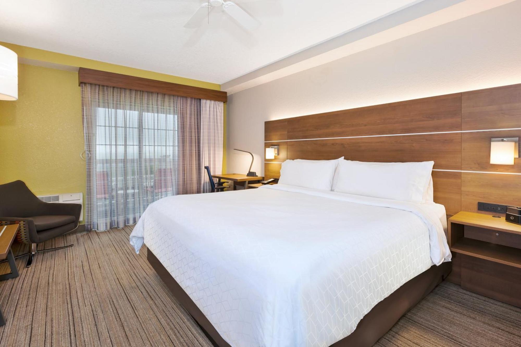 Holiday Inn Express Hotel & Suites Petoskey By Ihg Exterior photo